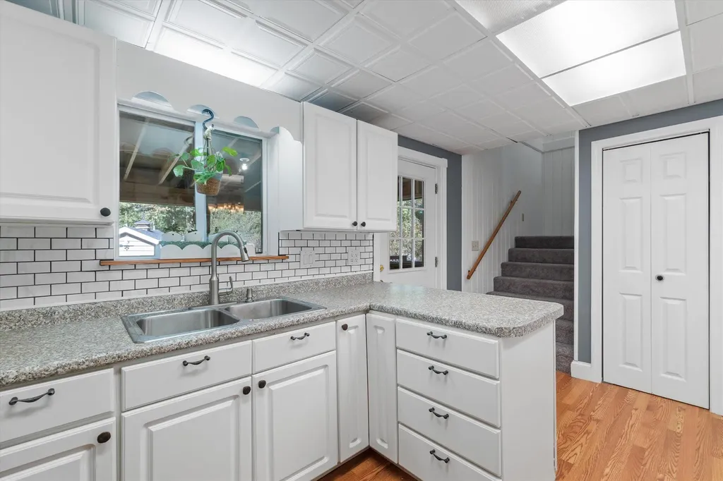 4 Nelson Street Nashua NH 03063