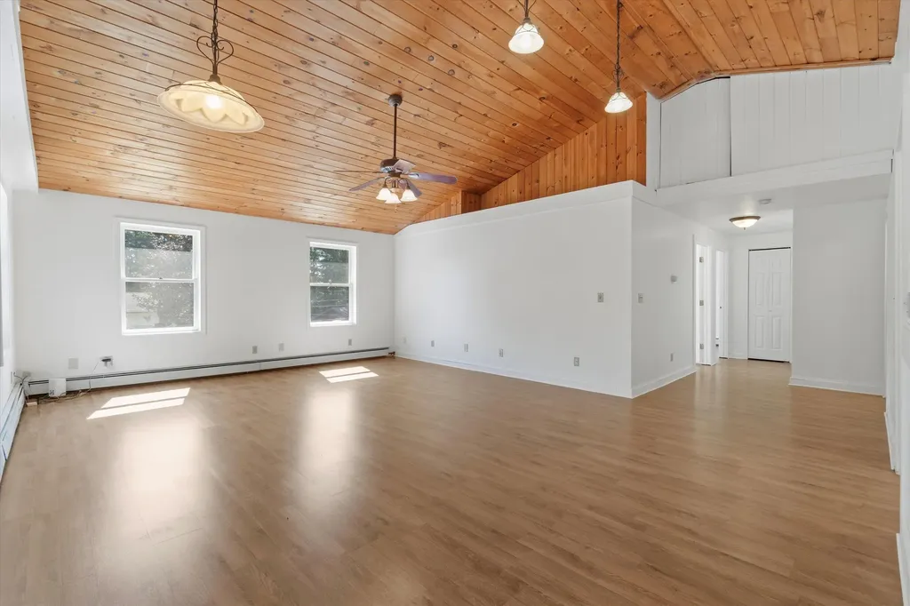 4 Nelson Street Nashua NH 03063