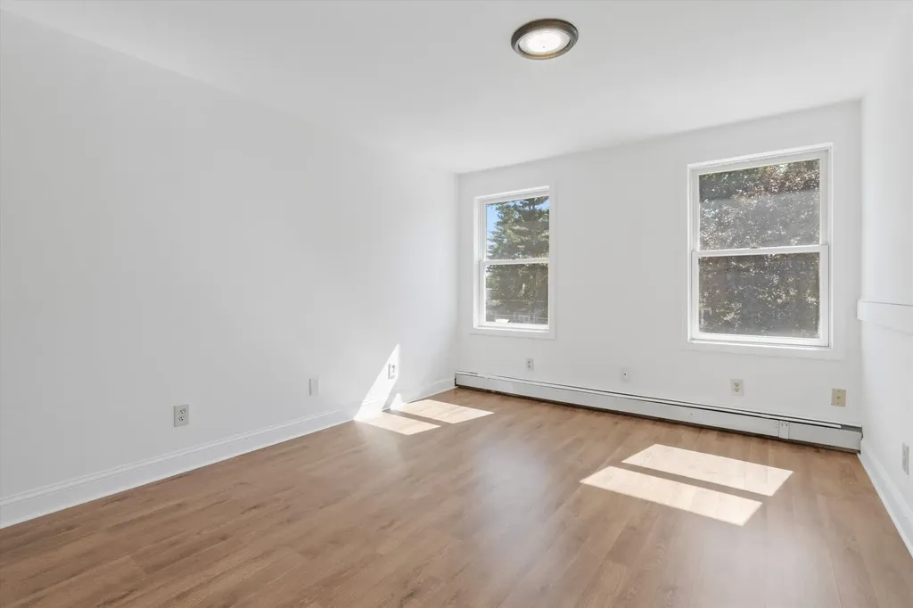 4 Nelson Street Nashua NH 03063