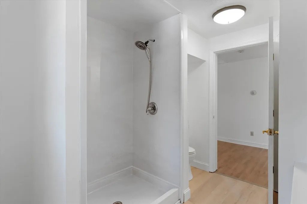 4 Nelson Street Nashua NH 03063