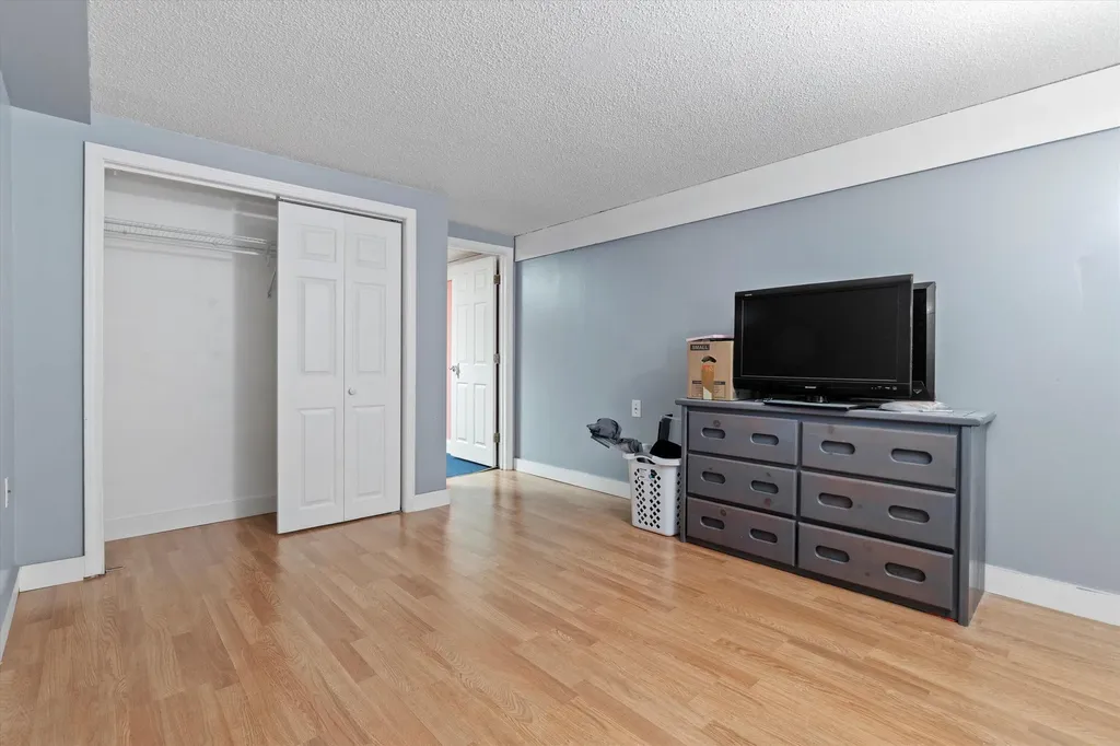 4 Nelson Street Nashua NH 03063