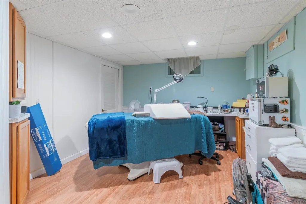 4 Nelson Street Nashua NH 03063