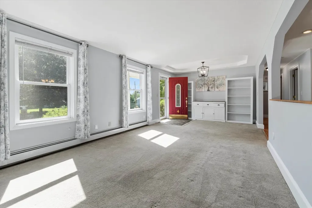 4 Nelson Street Nashua NH 03063