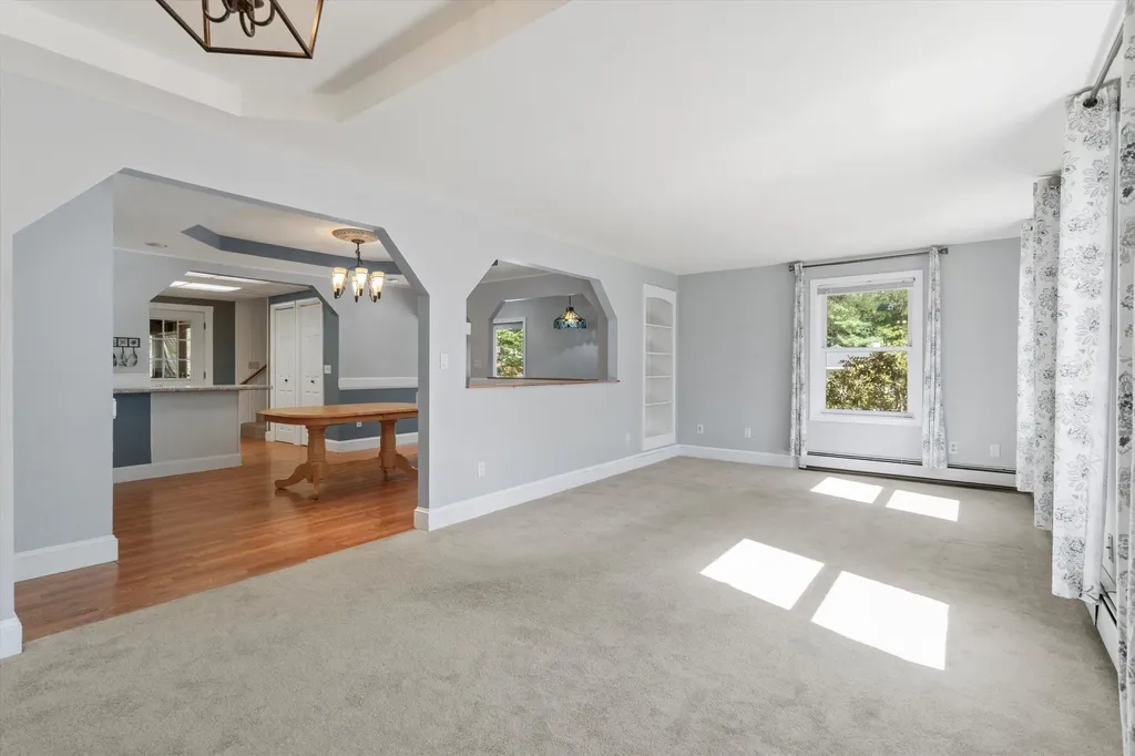 4 Nelson Street Nashua NH 03063