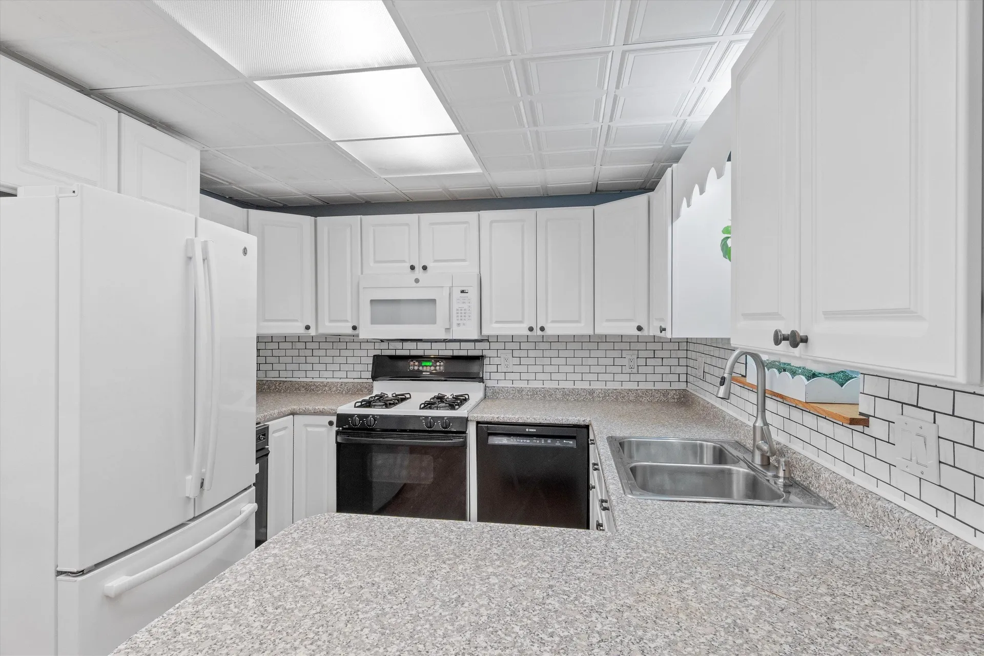 4 Nelson Street Nashua NH 03063