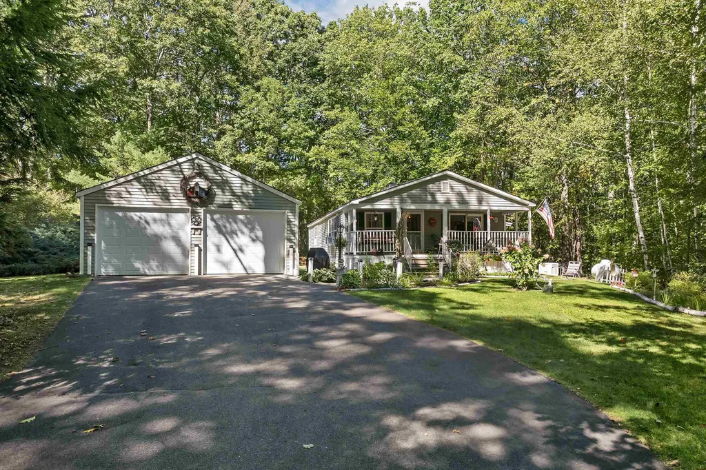 3 Santis Way Wolfeboro NH 03894
