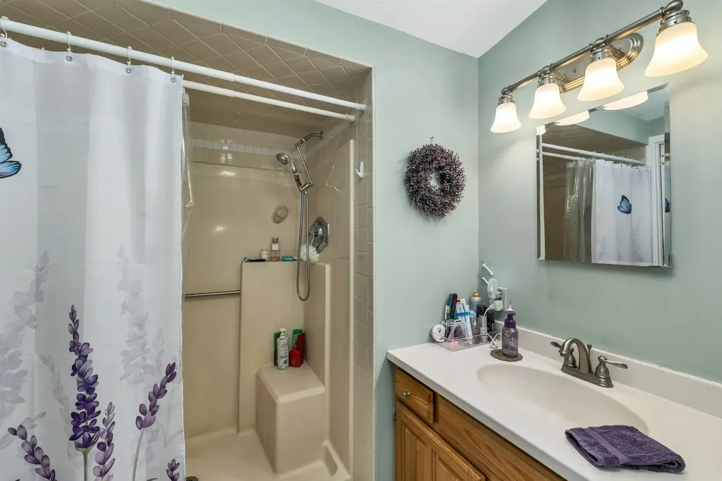 3 Santis Way Wolfeboro NH 03894