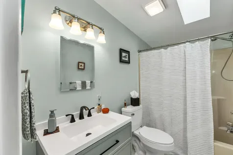 3 Santis Way Wolfeboro NH 03894