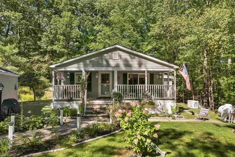 3 Santis Way Wolfeboro NH 03894