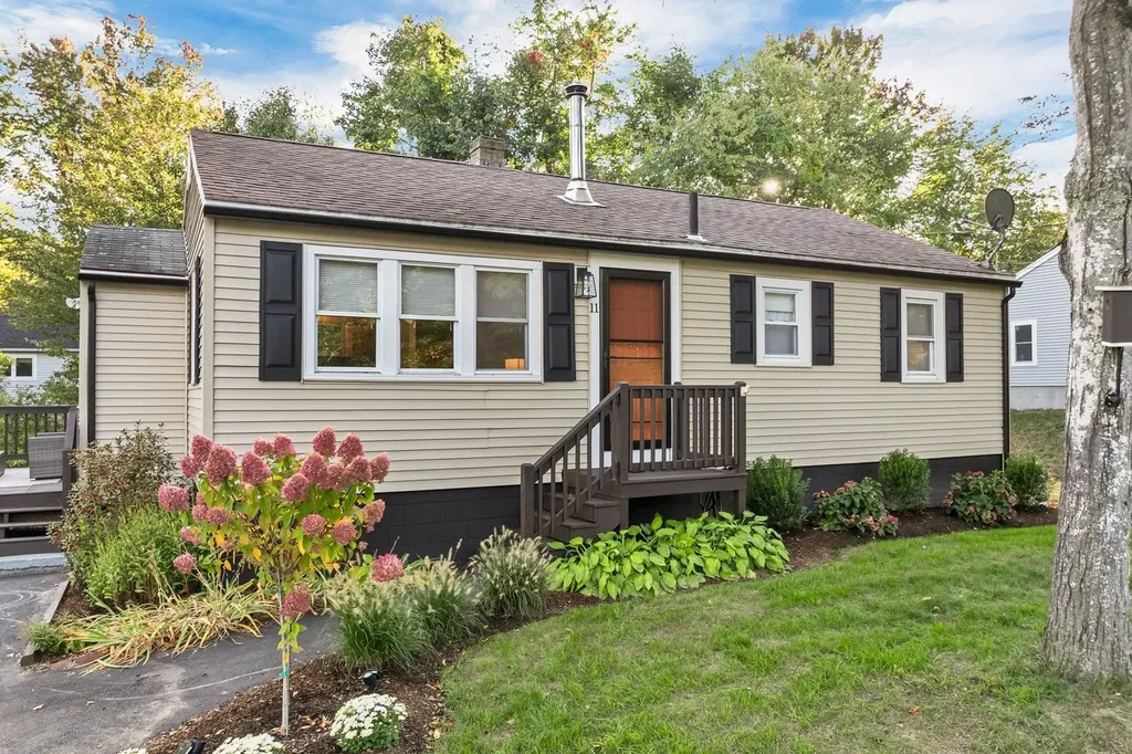 11 Old Lee Road Newfields NH 03856