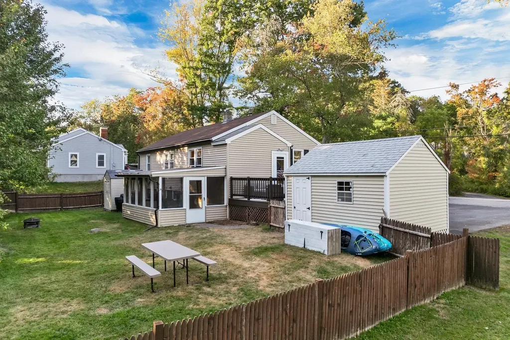 11 Old Lee Road Newfields NH 03856