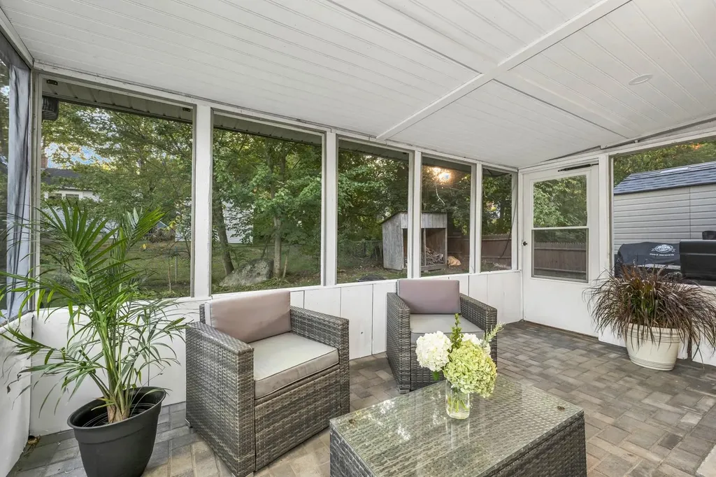 11 Old Lee Road Newfields NH 03856