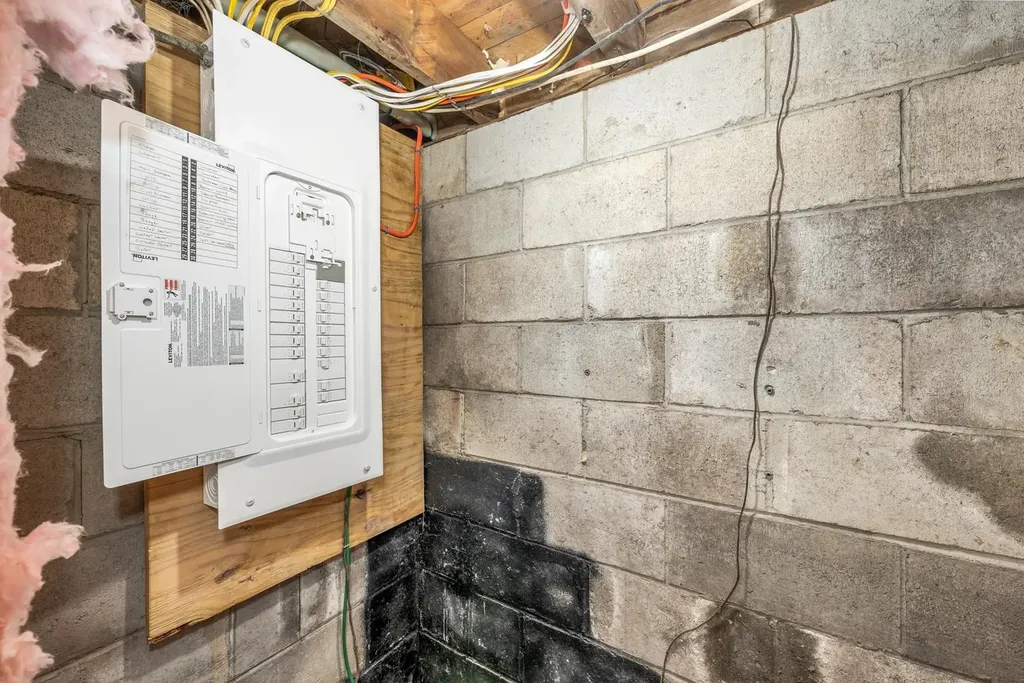 11 Old Lee Road Newfields NH 03856