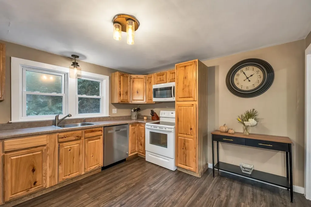 11 Old Lee Road Newfields NH 03856