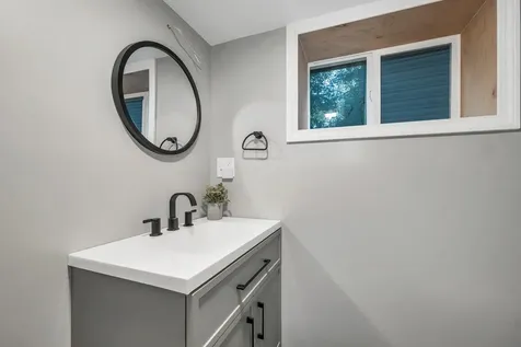 11 Old Lee Road Newfields NH 03856