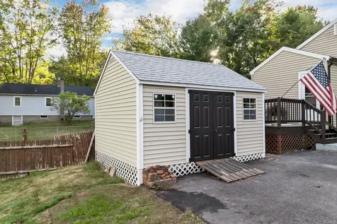 11 Old Lee Road Newfields NH 03856