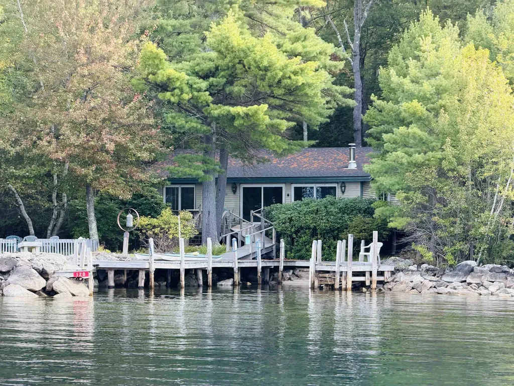 120 Big Barndoor Island Alton NH 03810