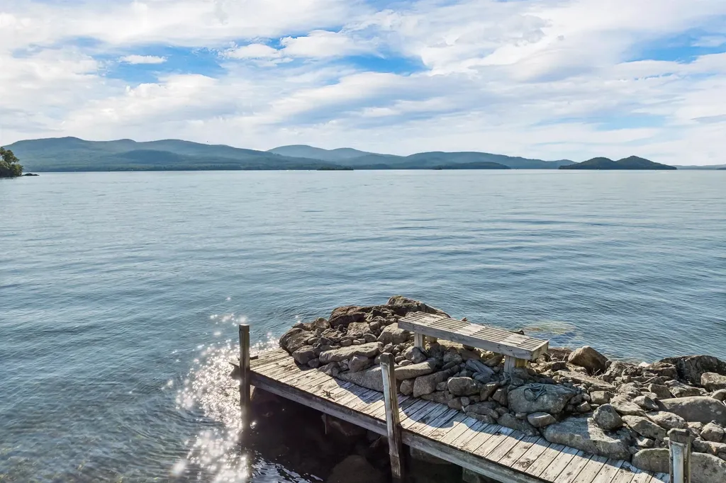 120 Big Barndoor Island Alton NH 03810