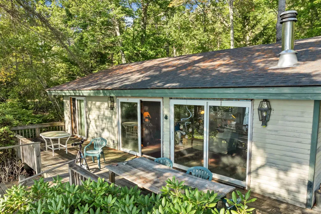 120 Big Barndoor Island Alton NH 03810