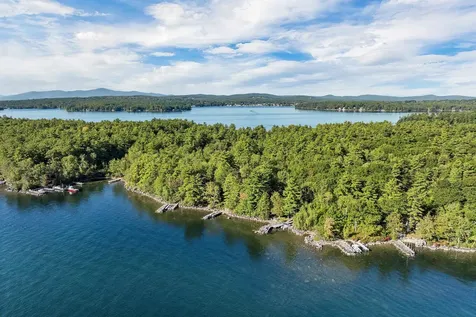 120 Big Barndoor Island Alton NH 03810