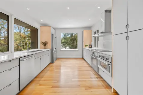 25 Hemlock Road Hanover NH 03755