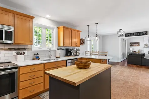 318 Old Post Road Newbury NH 03255