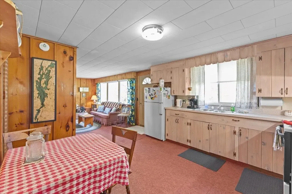 14 Hidden Drive Alburgh VT 05440