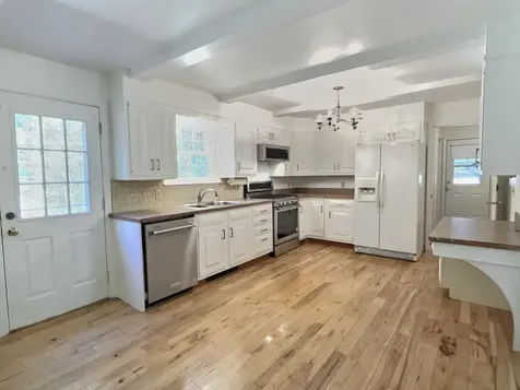 195 Pine Hill Road New London NH 03257