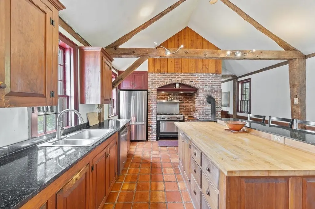 585 Province Road Gilmanton NH 03237