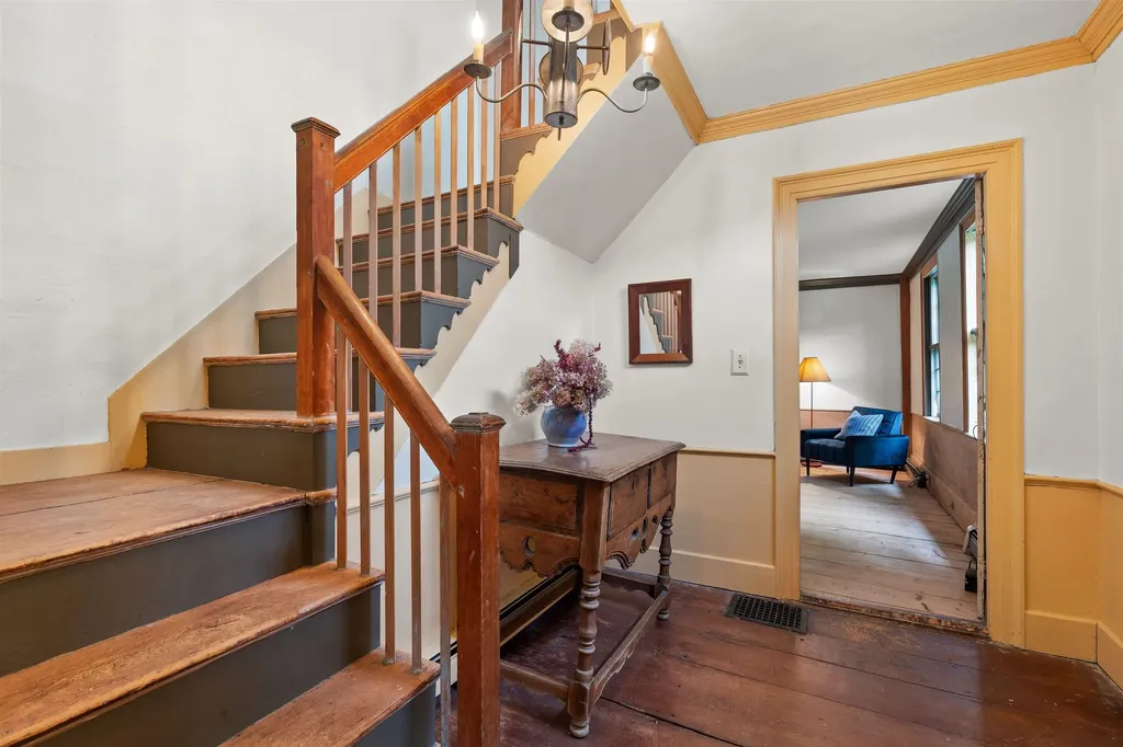 585 Province Road Gilmanton NH 03237