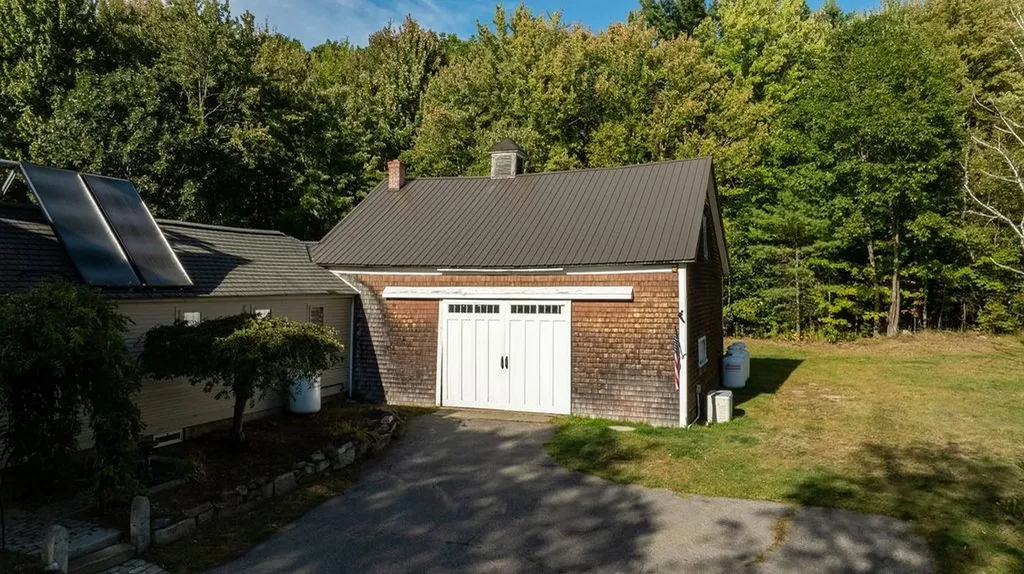 585 Province Road Gilmanton NH 03237