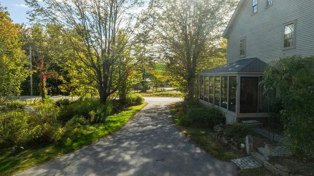 585 Province Road Gilmanton NH 03237