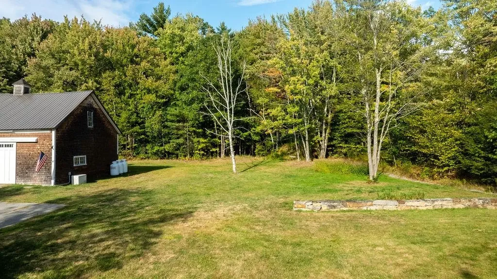 585 Province Road Gilmanton NH 03237