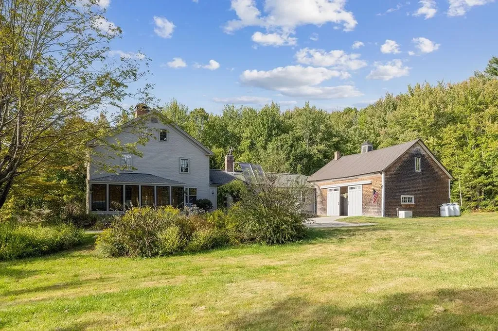 585 Province Road Gilmanton NH 03237