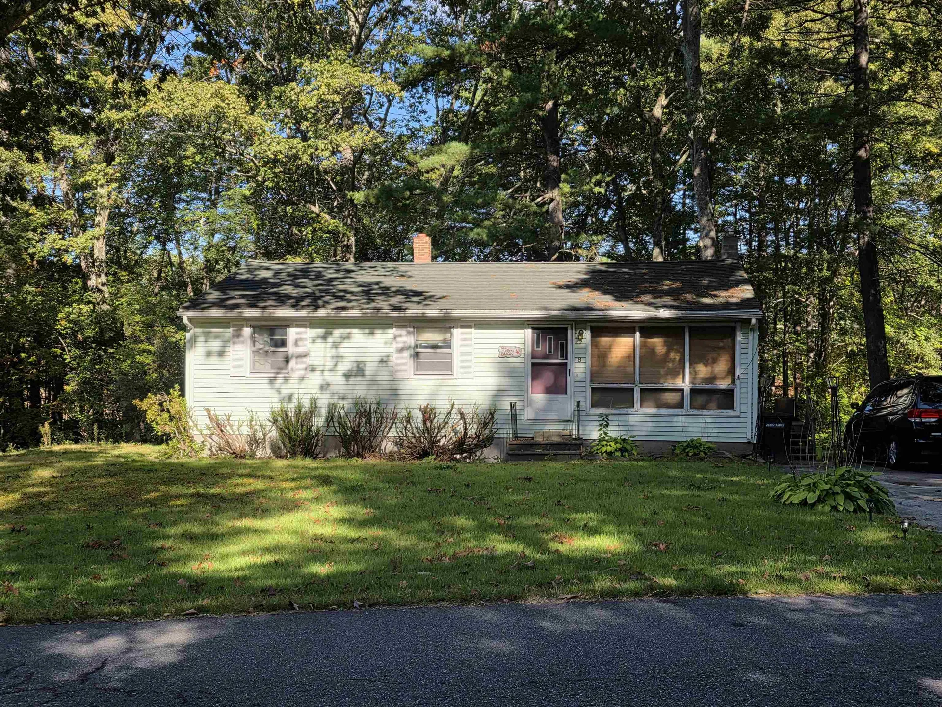 8 Paul Avenue Derry NH 03038