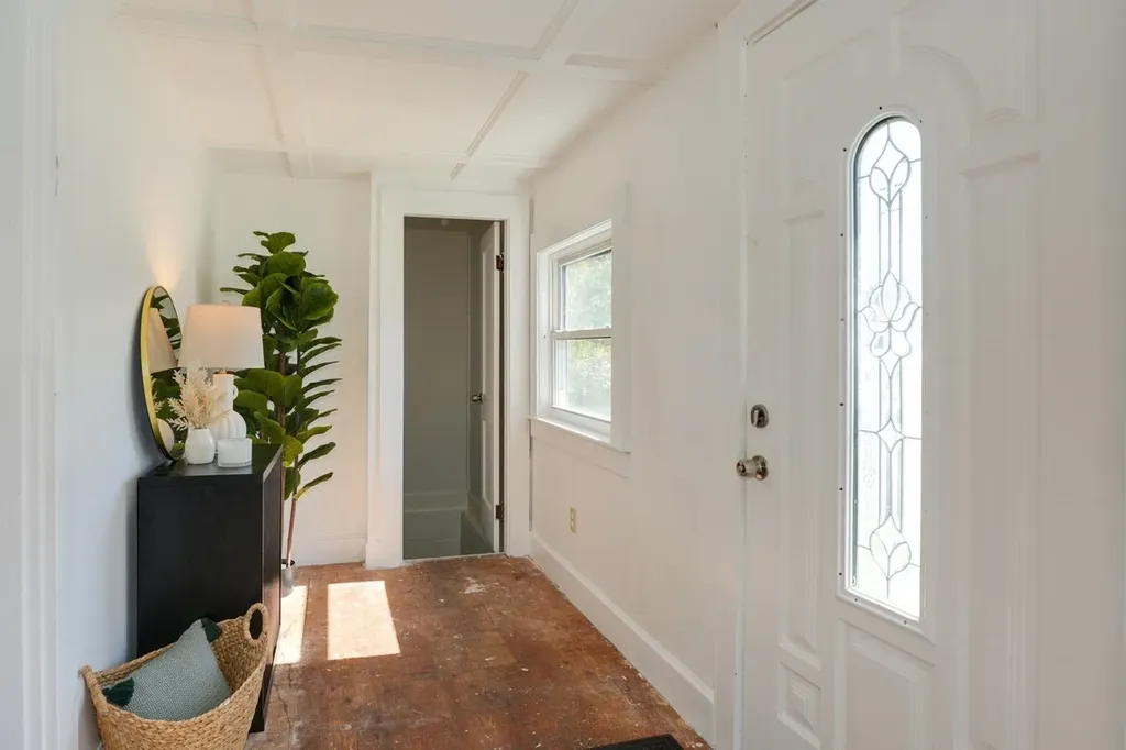 12 Bell Street Nashua NH 03064