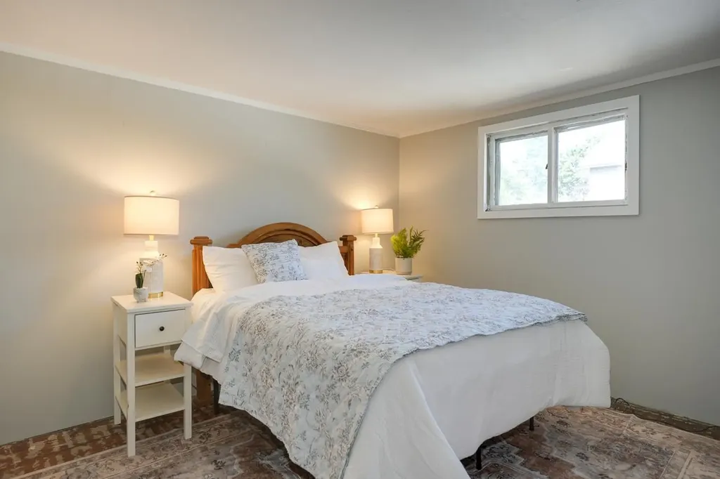 12 Bell Street Nashua NH 03064