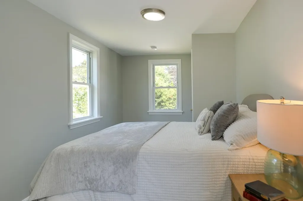 12 Bell Street Nashua NH 03064