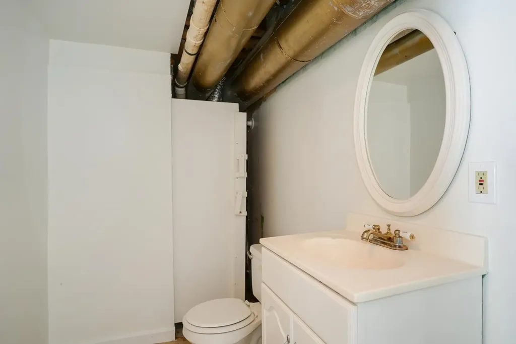 12 Bell Street Nashua NH 03064