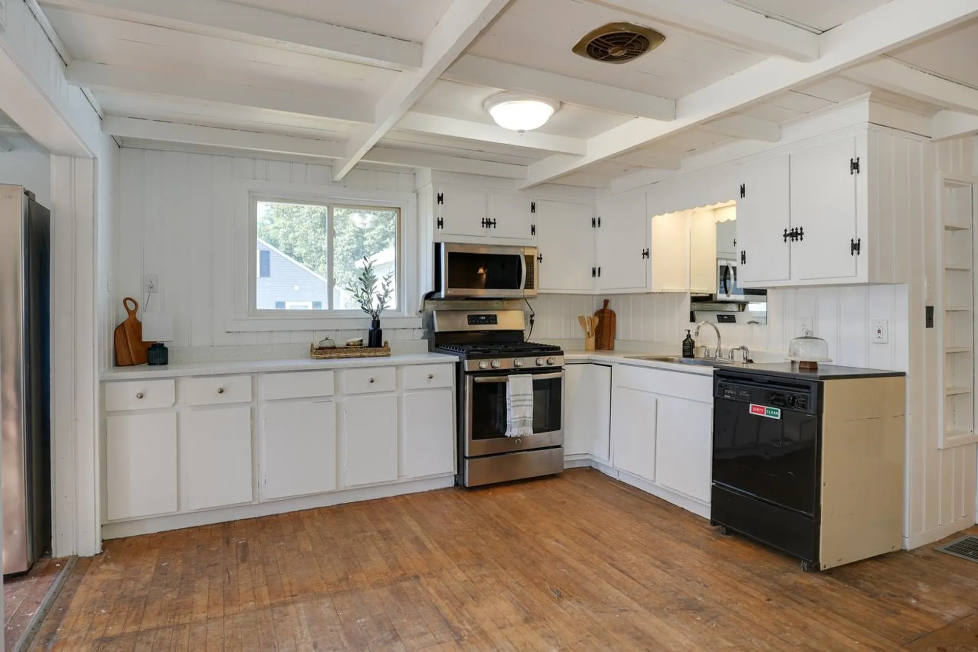 12 Bell Street Nashua NH 03064