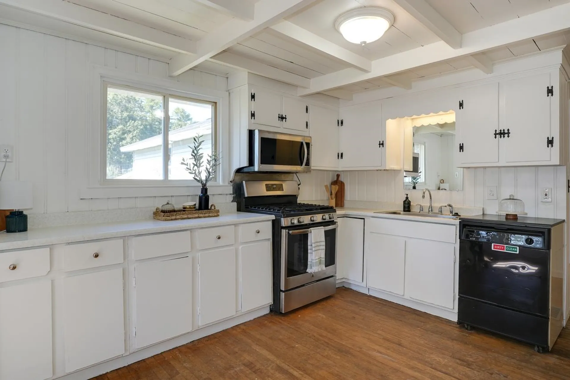 12 Bell Street Nashua NH 03064