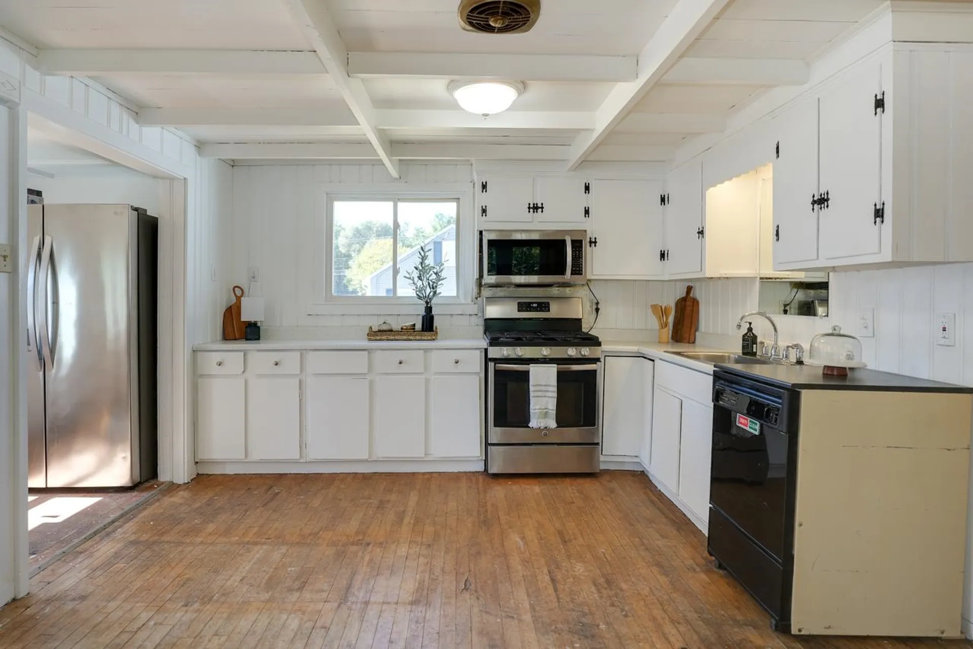 12 Bell Street Nashua NH 03064