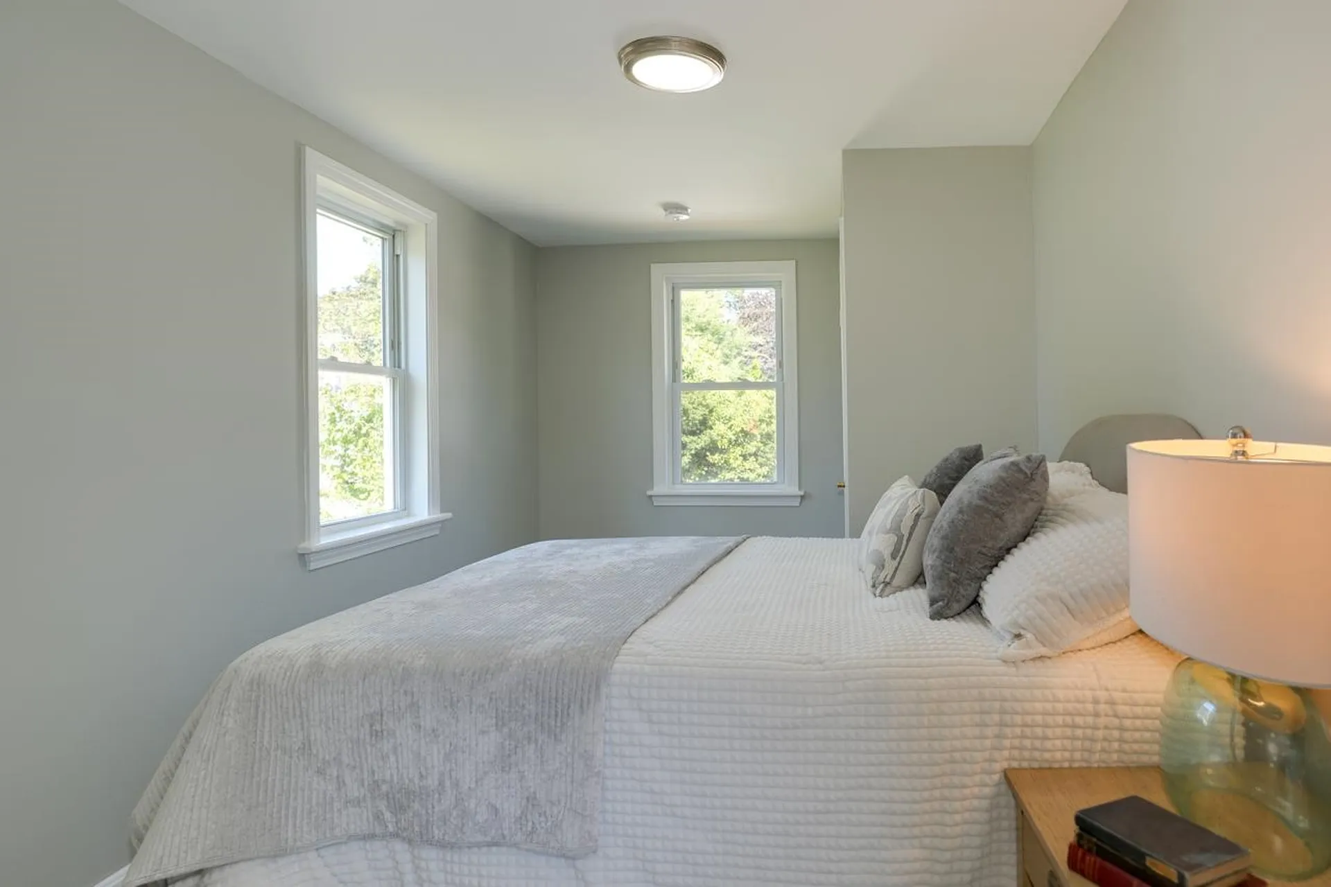 12 Bell Street Nashua NH 03064