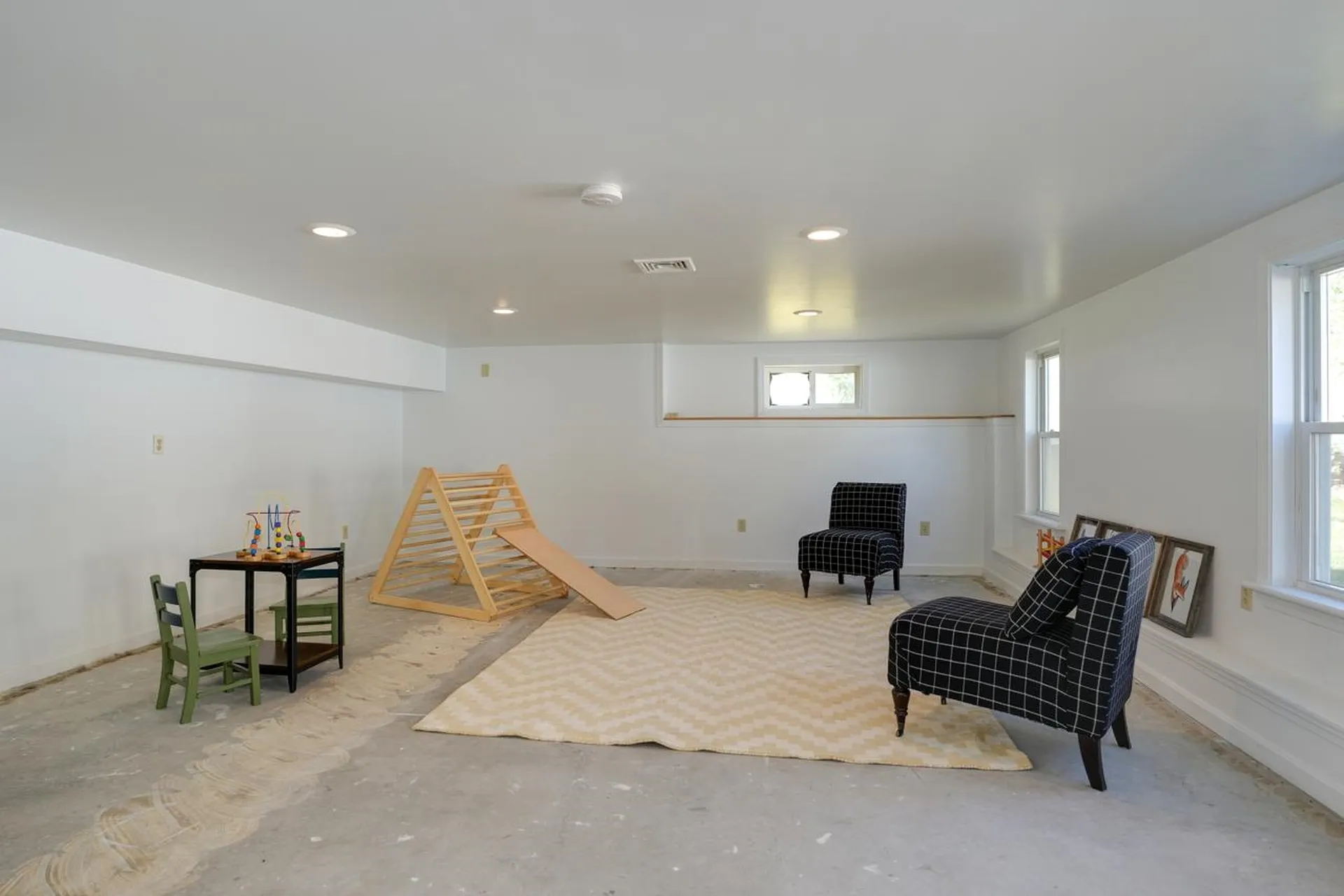 12 Bell Street Nashua NH 03064