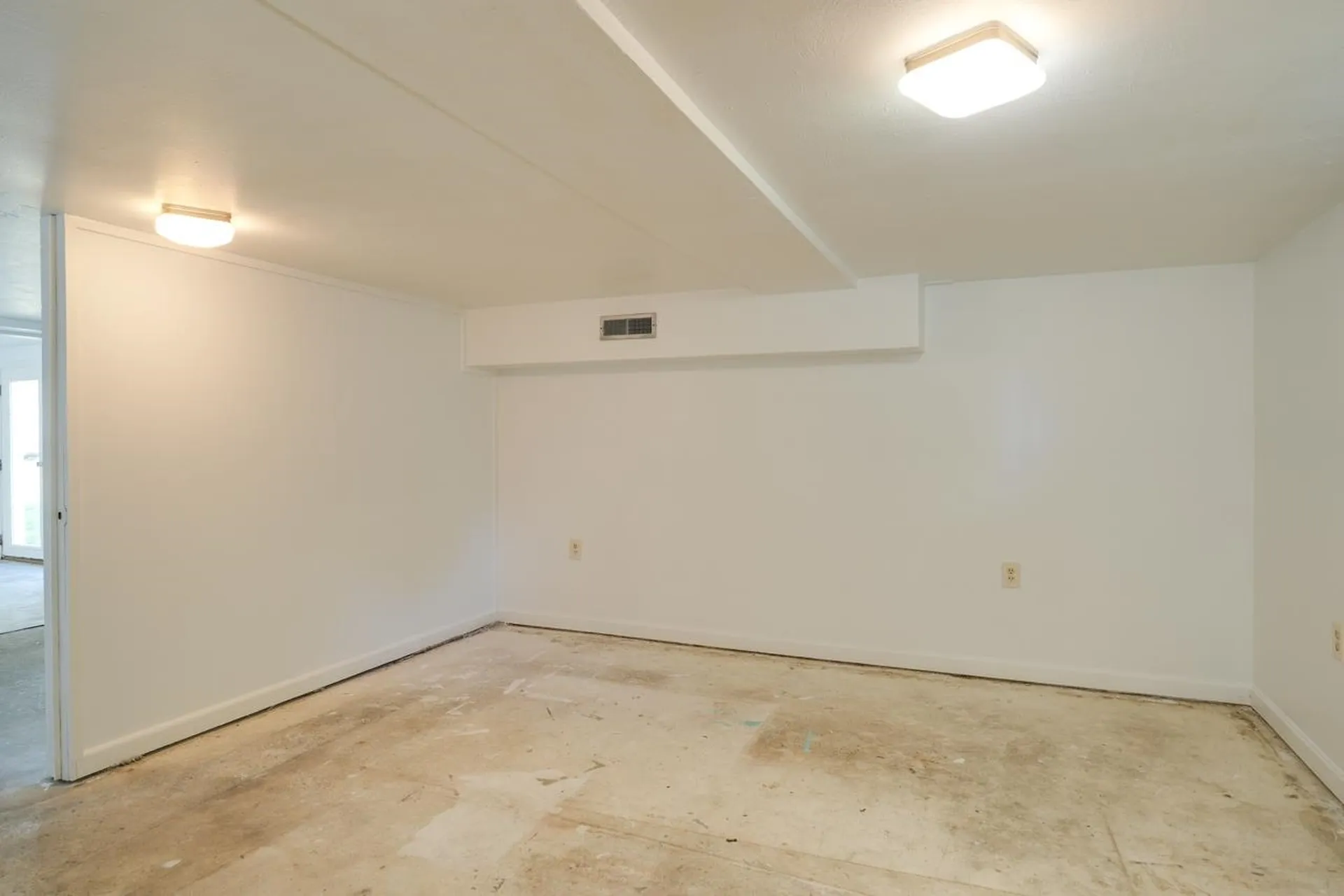 12 Bell Street Nashua NH 03064