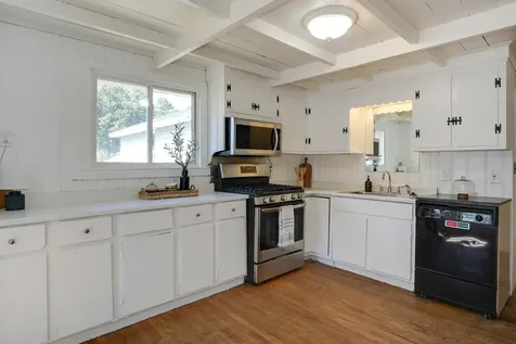 12 Bell Street Nashua NH 03064