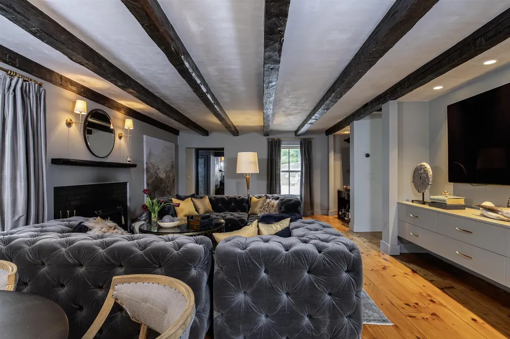 1303 Goodaleville Road Londonderry VT 05155