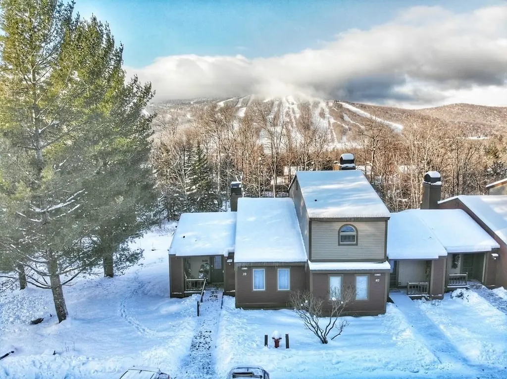 37A White Oaks Loop Dover VT 05356