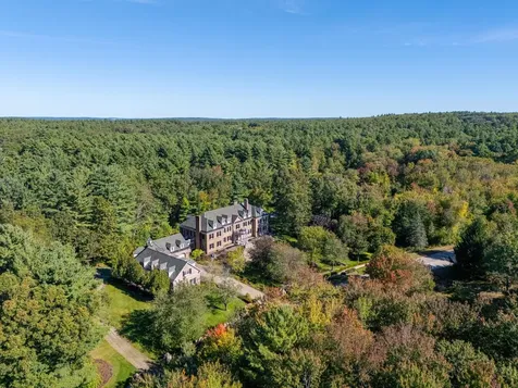 6 Lancaster Road Windham NH 03087