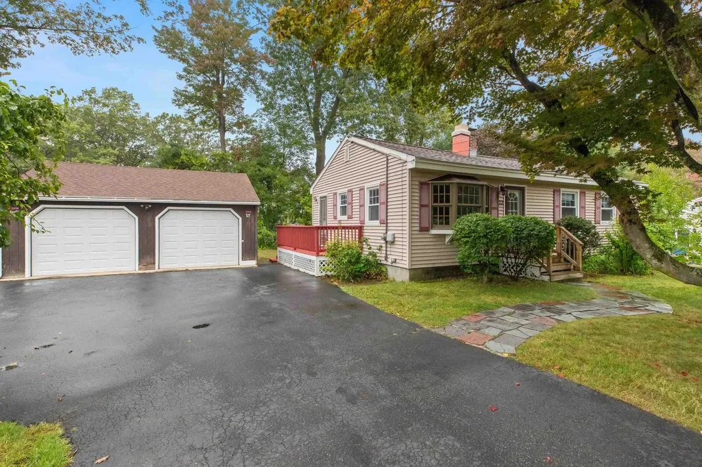 22 Henry Street Salem NH 03079